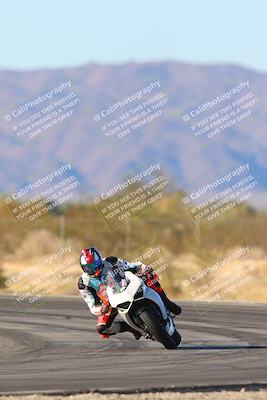 media/Jan-10-2025-CVMA Friday Practice (Fri) [[489e0da257]]/Group 4 and Trackday/Session 5 (Turn 7)/